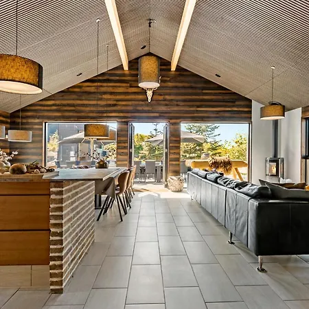 Beautiful In With Kitchen Holiday home
